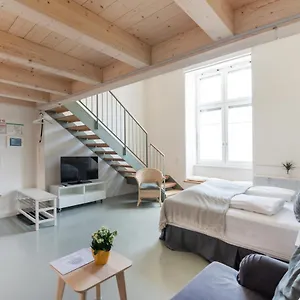 Vorgarten - Central, New And Stylish For Your Comfortable In , Vienna Austria