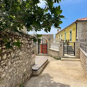 Mpolanos , Himare Albania